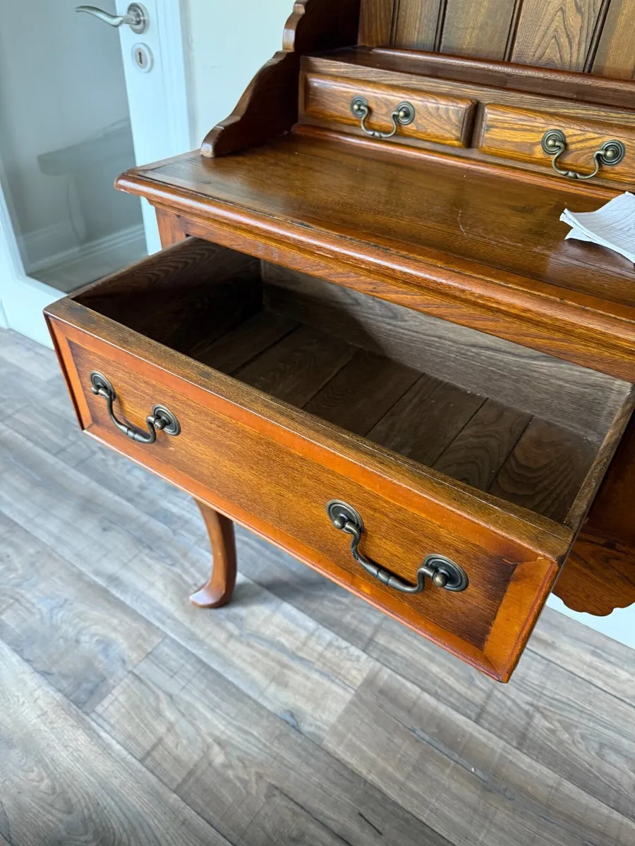 Dresser - Image 4