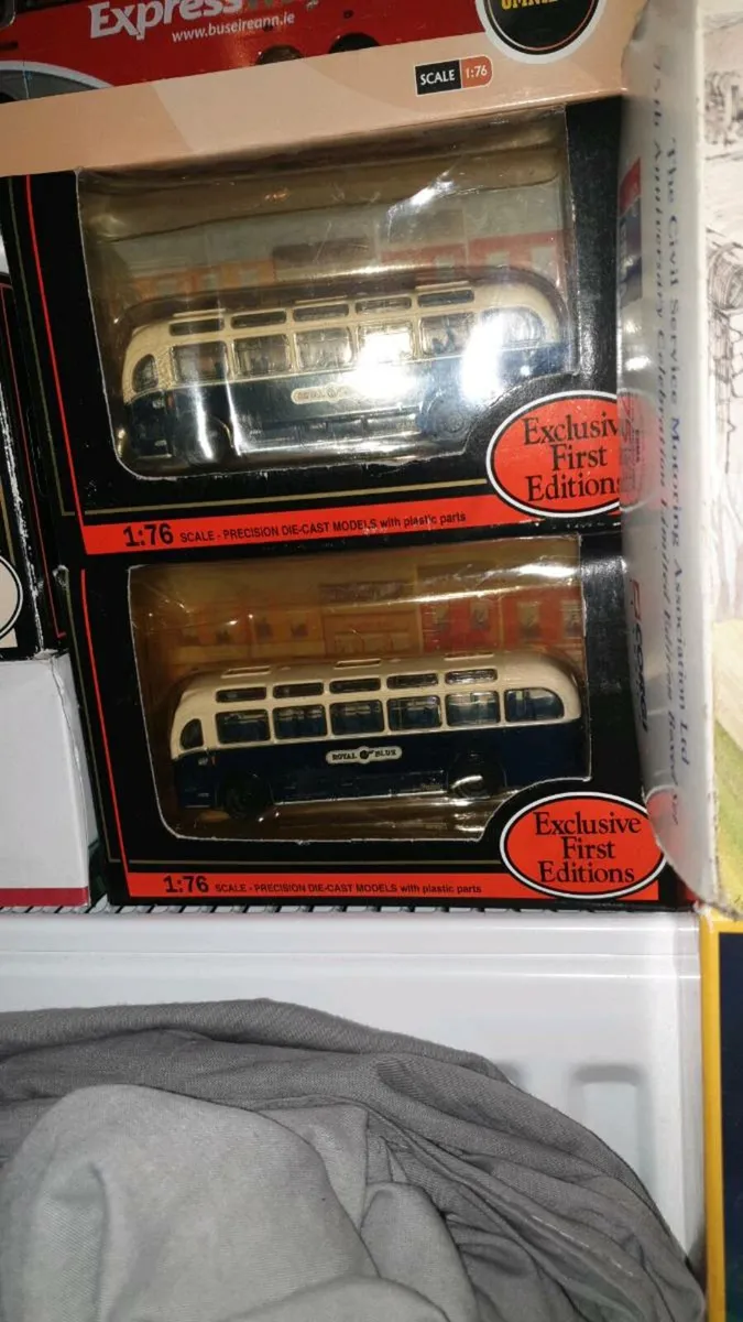 ..VINTAGE DIE.CAST BUSS