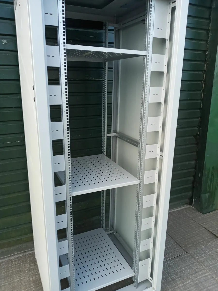 Delivery - Server Cabinet Comms Cabinet - Image 2