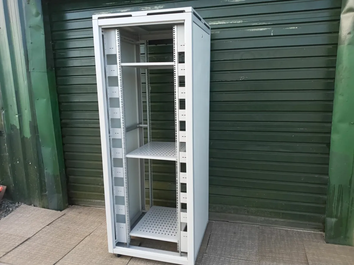 Delivery - Server Cabinet Comms Cabinet - Image 3