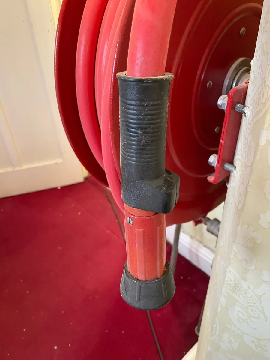 Fire hose reel - Image 1