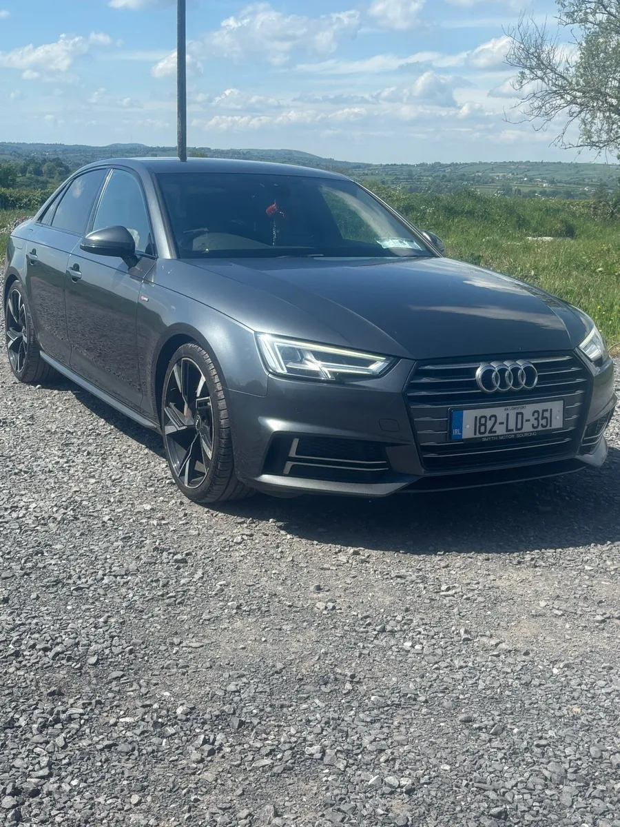 182 Audi A4, 2.0 tdi, Sline, *Black Edition* - Image 1