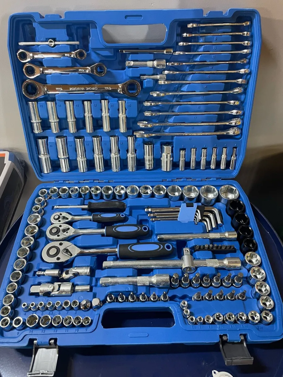 Socket and bit set 151pc - Image 1