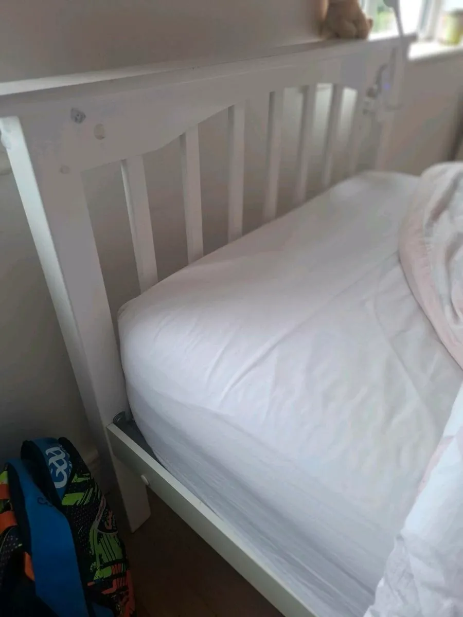 Single bed - Image 3