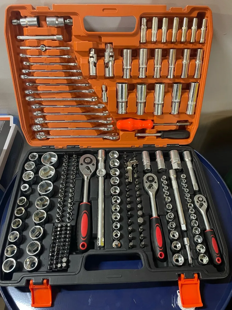 Socket and bit set 216pc - Image 1