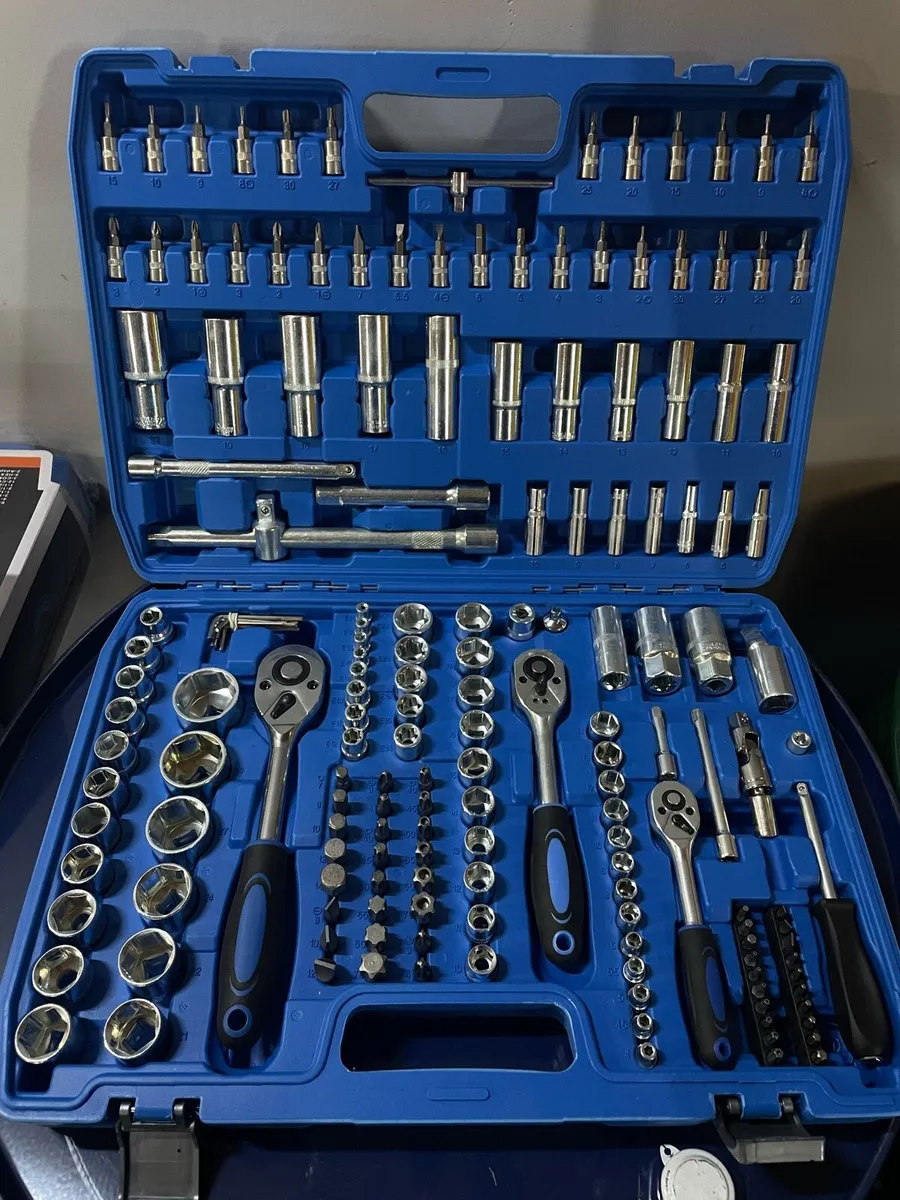Socket and bit set 172pc - Image 1
