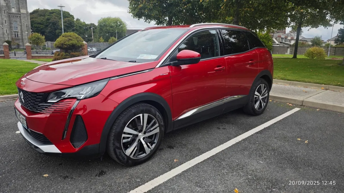 Peugeot 3008 2022 - Image 2