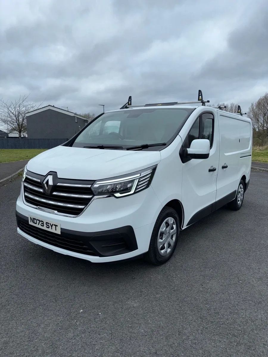 2023 Renault Trafic - Image 2