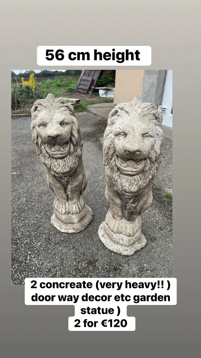 2 concrete lion statues - Image 1