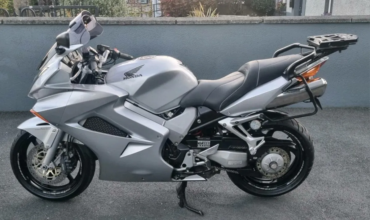 2003 Honda vfr 800 - Image 1