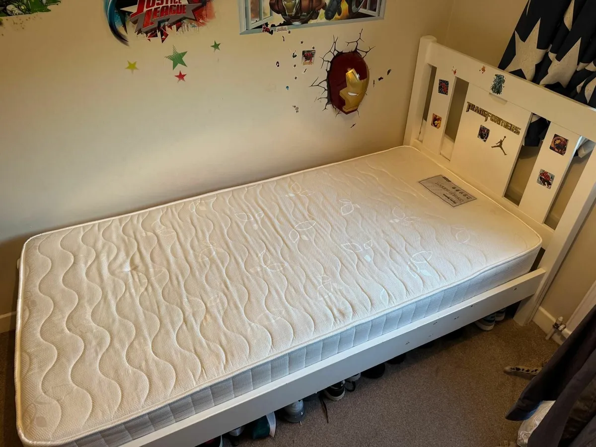 Single bedframe - Image 1