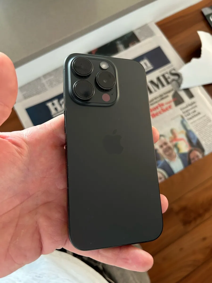 iPhone 15 Pro - Image 2