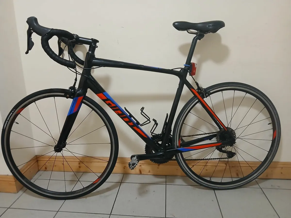 Giant Contend SL 1 Road Bike 2018 Black/Red/Blue - Image 1