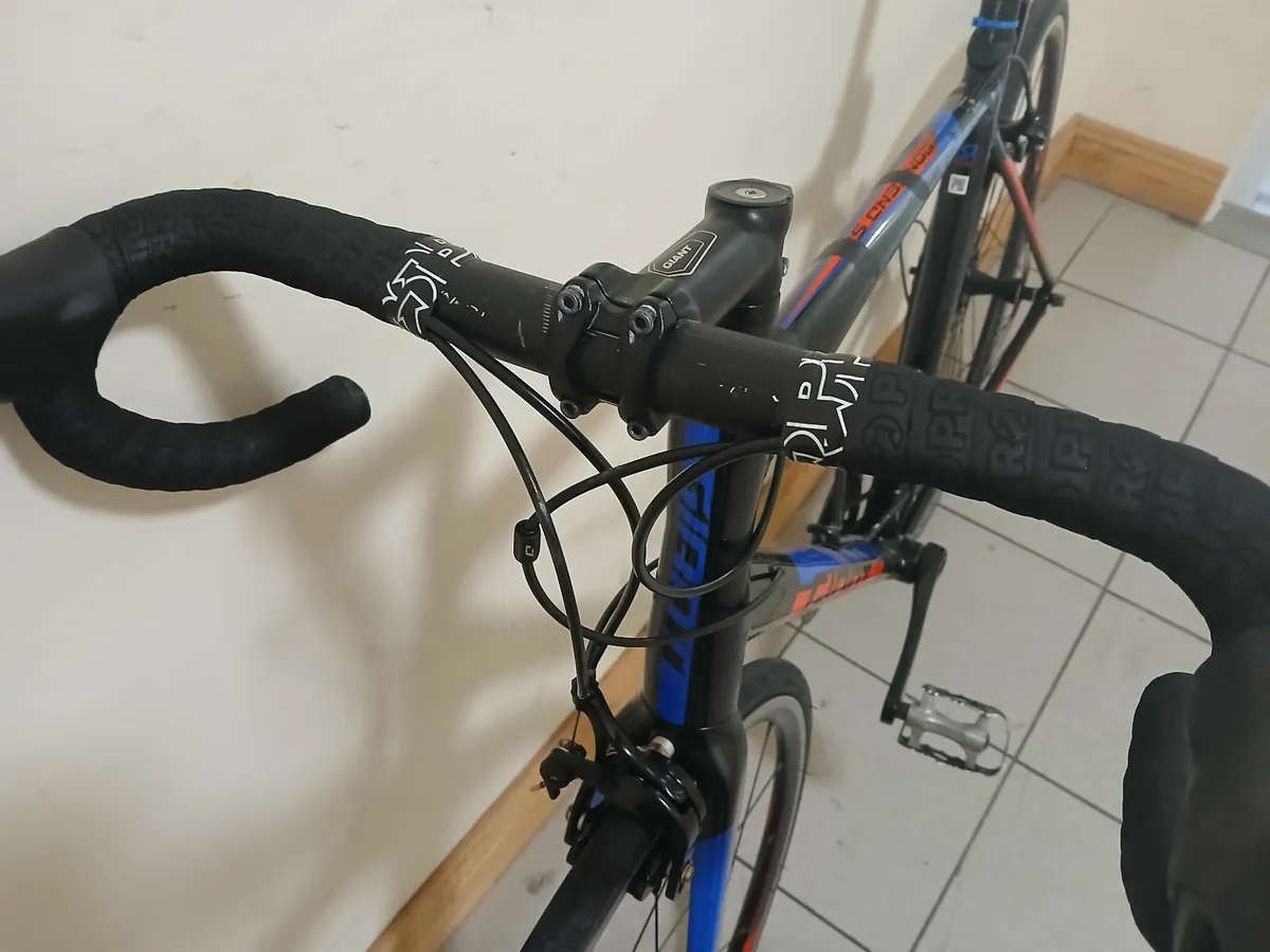 Giant Contend SL 1 Road Bike 2018 Black/Red/Blue - Image 3