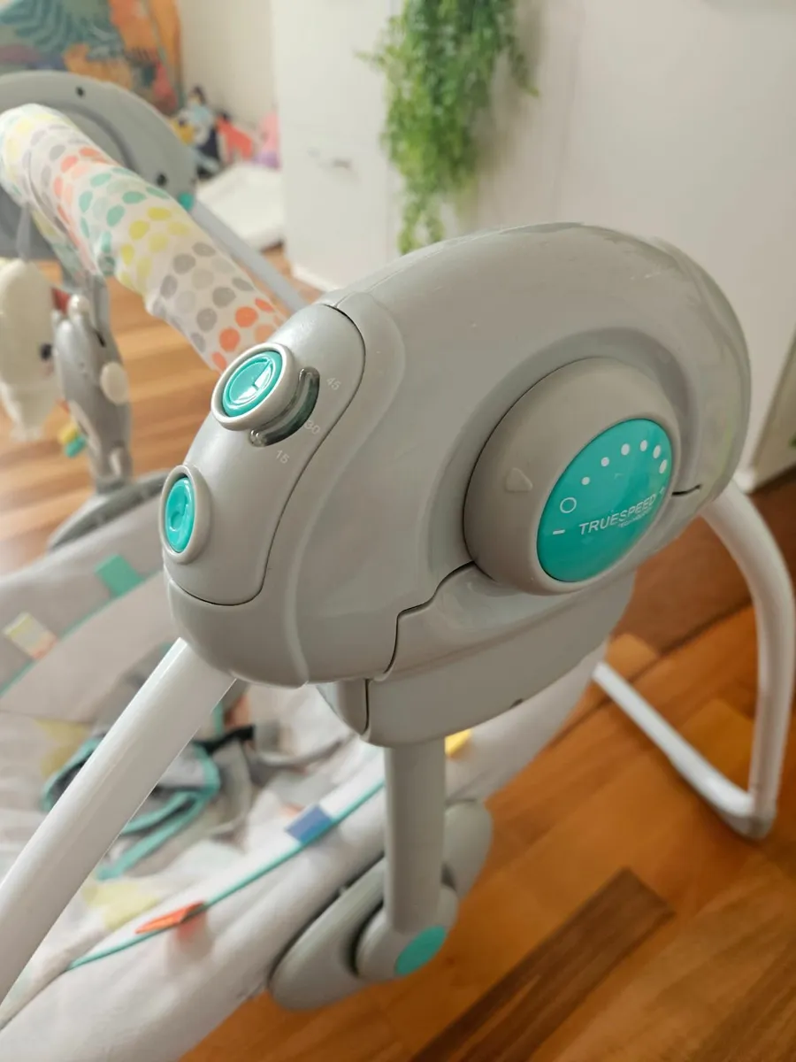 Bany rocker with music - Image 2