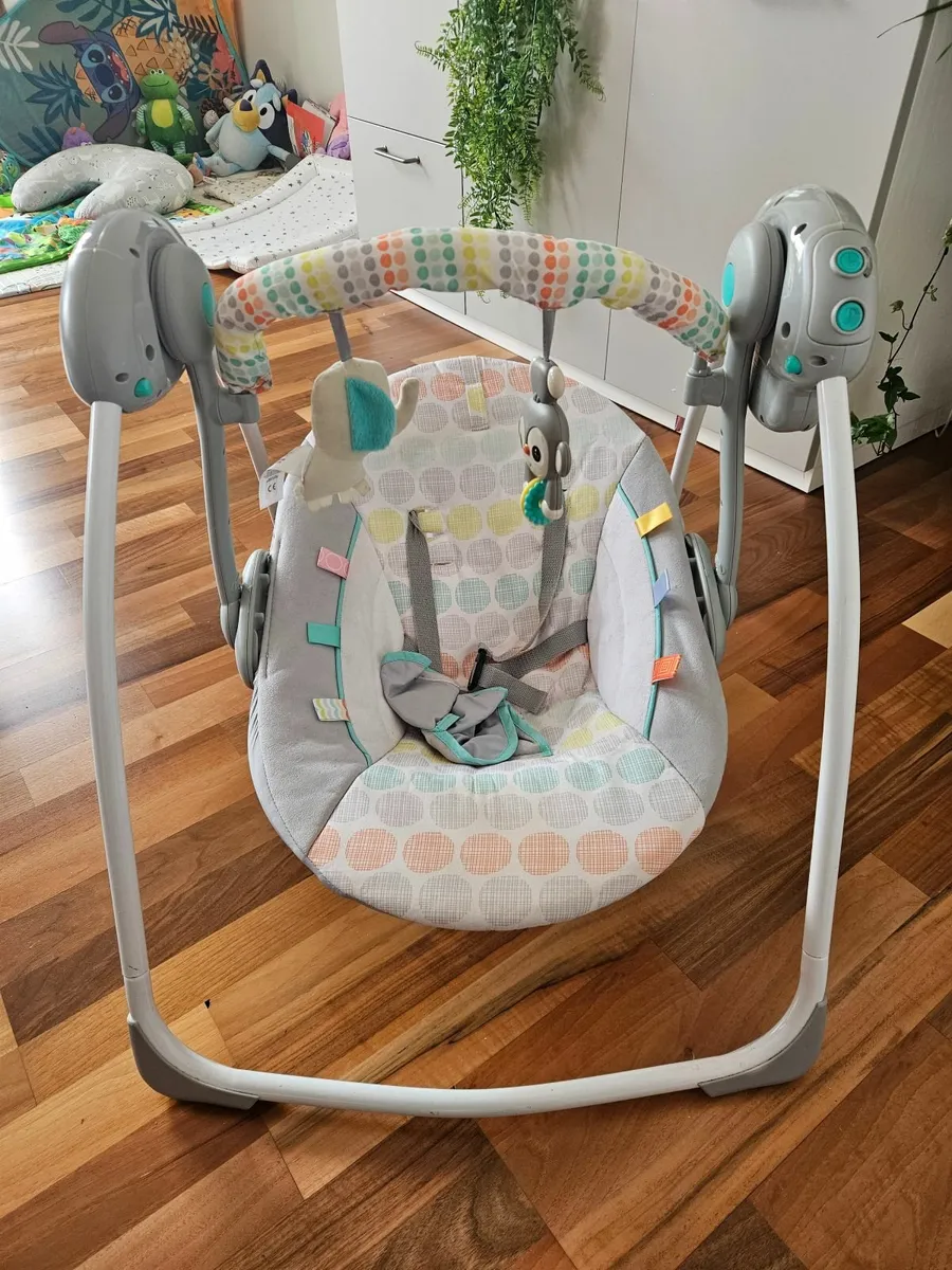 Bany rocker with music - Image 1