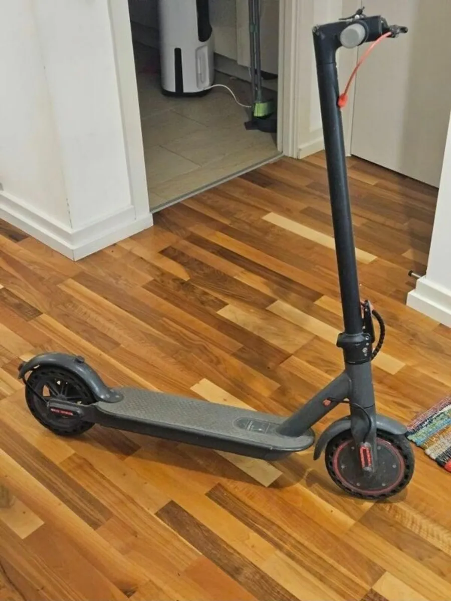 Aovopro ES80 escooter electric scooter for repair - Image 3