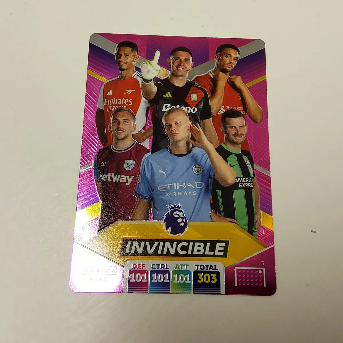 INVINCIBLE PLASMA - NR.5  Panini Adrenalyn XL