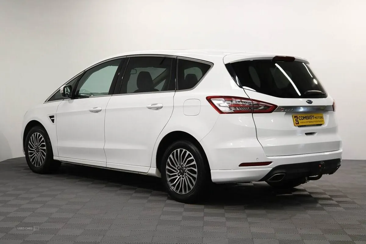 Ford S-Max Ecoblue Titanium - Image 4