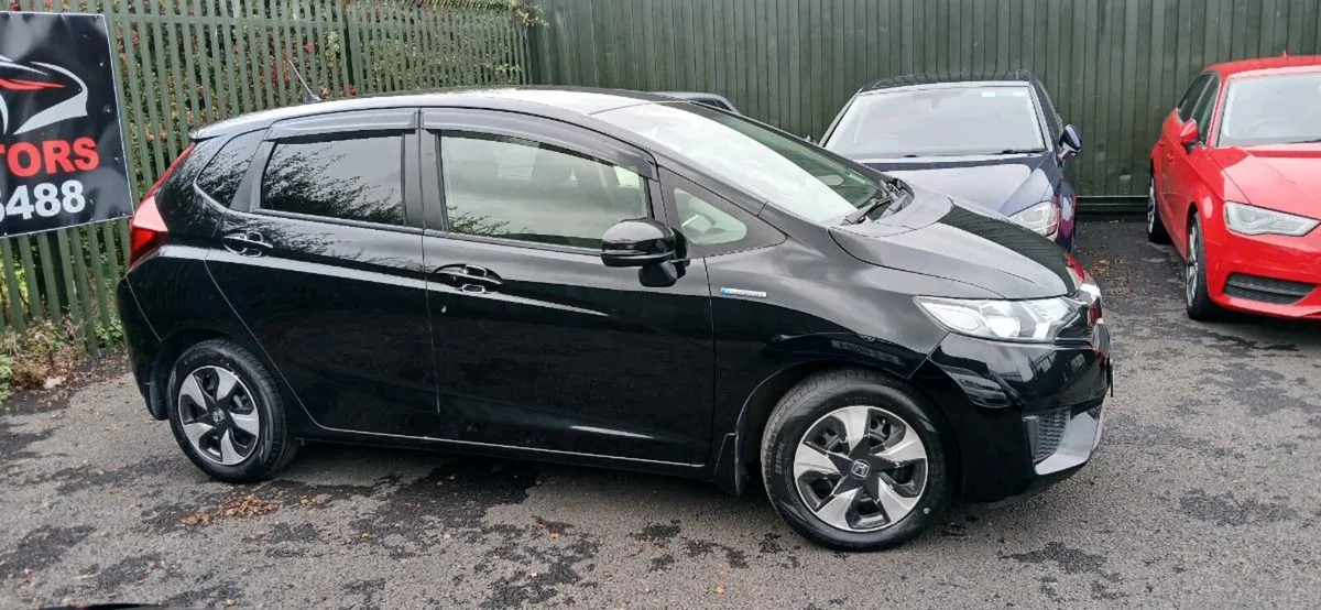 16 Honda Fit Reverse camera nice spec - Image 2