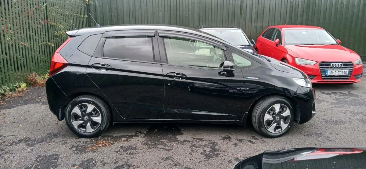 16 Honda Fit Reverse camera nice spec - Image 3