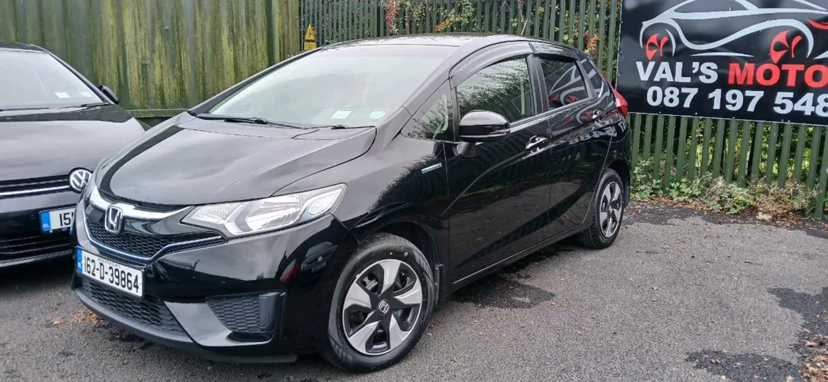 16 Honda Fit Reverse camera nice spec - Image 4