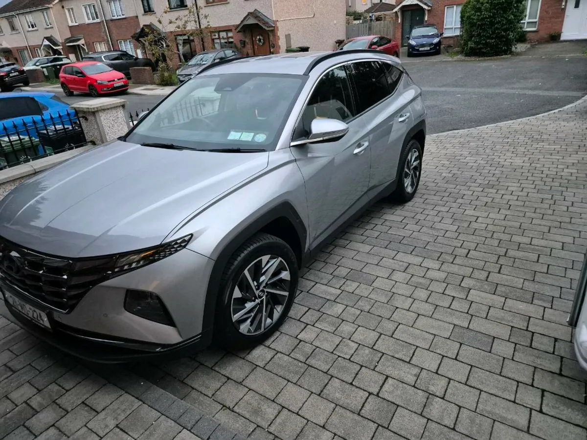 Hyundai Tucson Executive Plus- OPEN TO OFFERS - Image 2