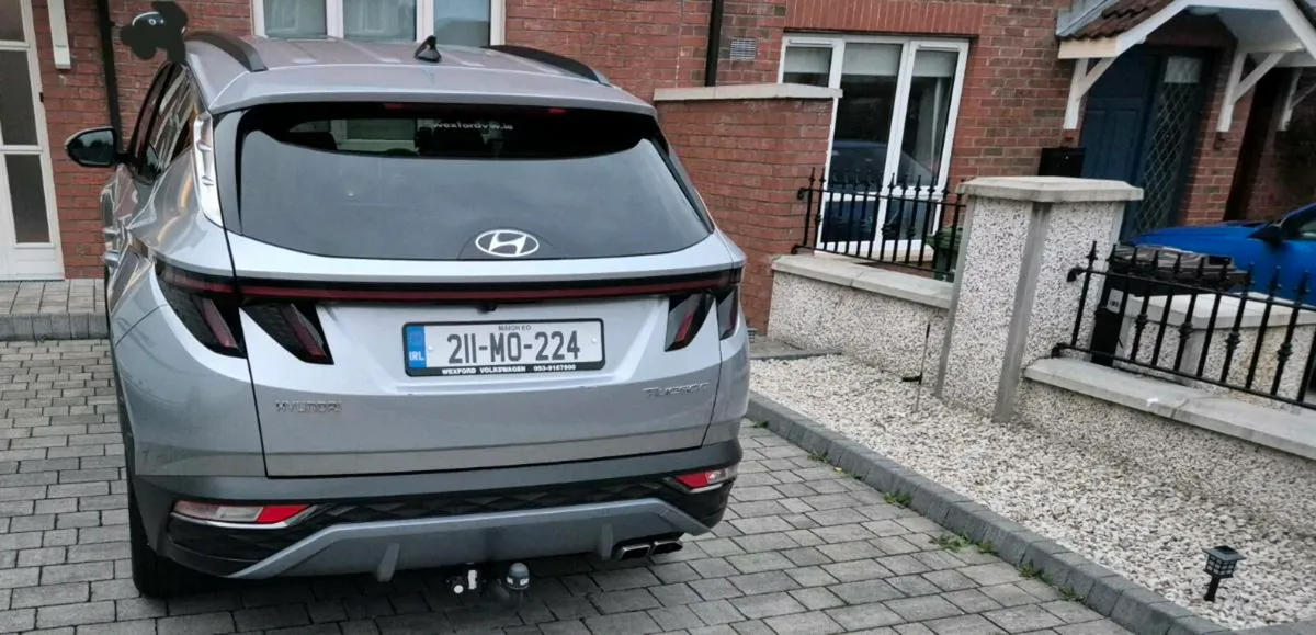 Hyundai Tucson Executive Plus- OPEN TO OFFERS - Image 3