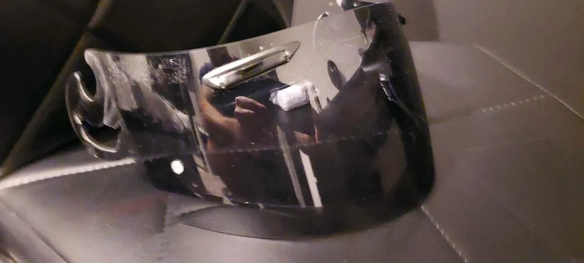 Arai tinted visor roof boxer helmet - Image 4
