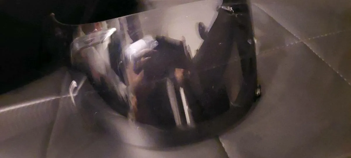 Arai tinted visor roof boxer helmet - Image 3