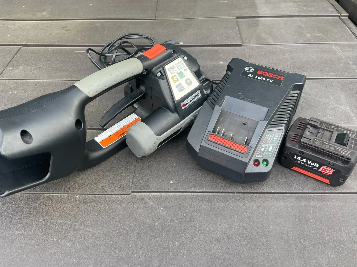Signode BXT2 14volt lithium 16mm Strapping tool - Image 1