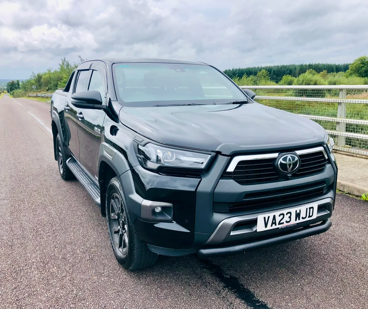 2023 Toyota Hilux Invincible x - Image 2