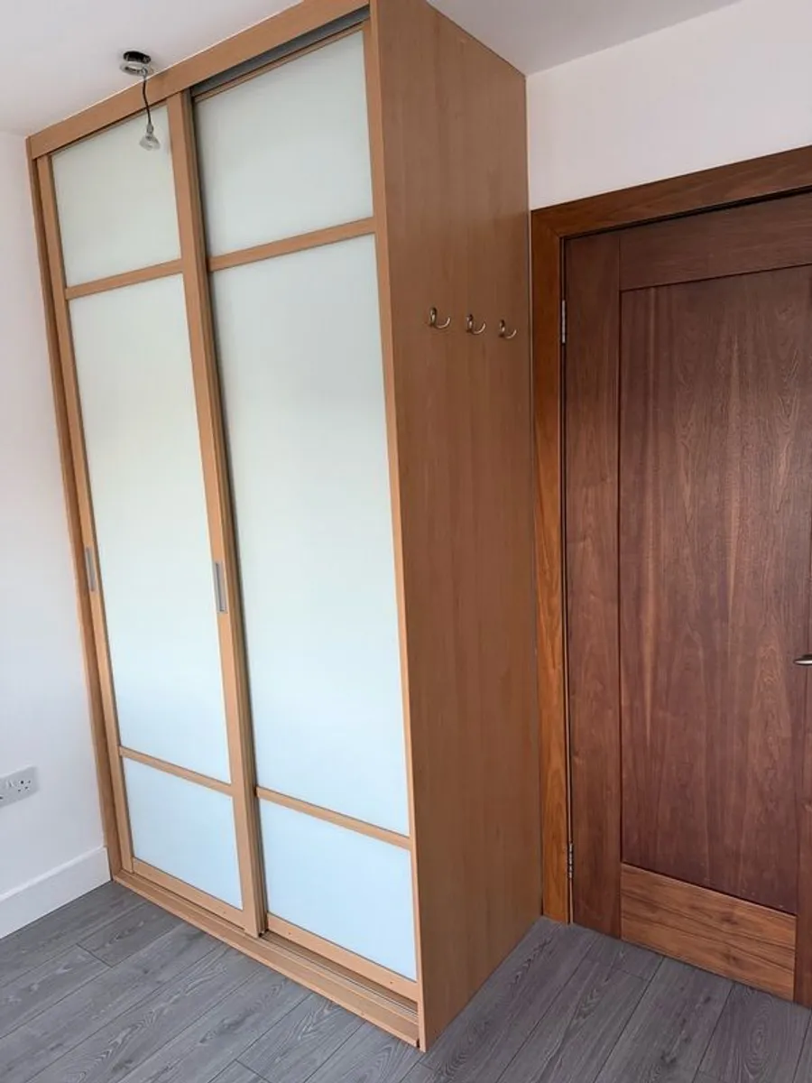 wardrobe - Image 2