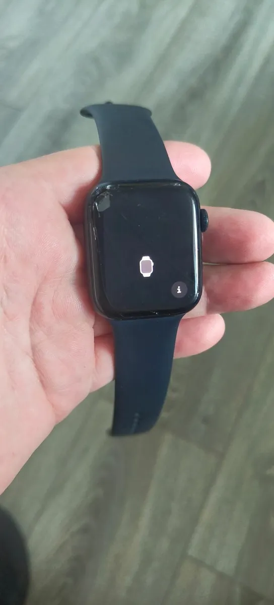 Apple watch  SE  44mm - Image 4