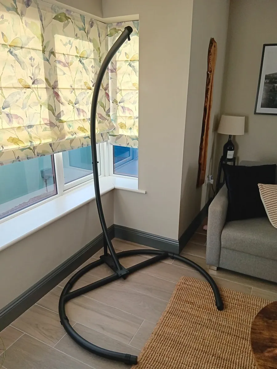 Frame for egg chair