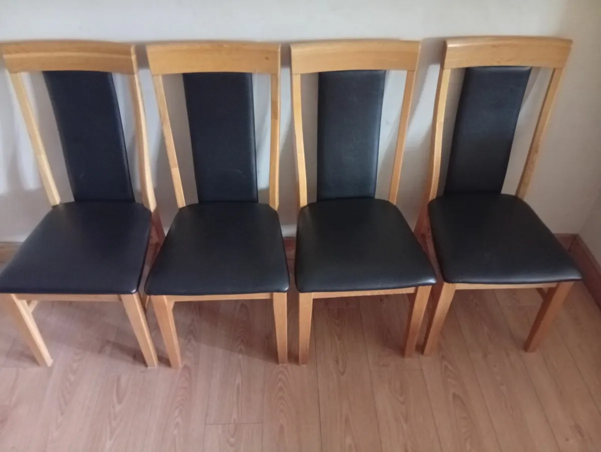 Oak leather Quality dining set 6months - Image 1