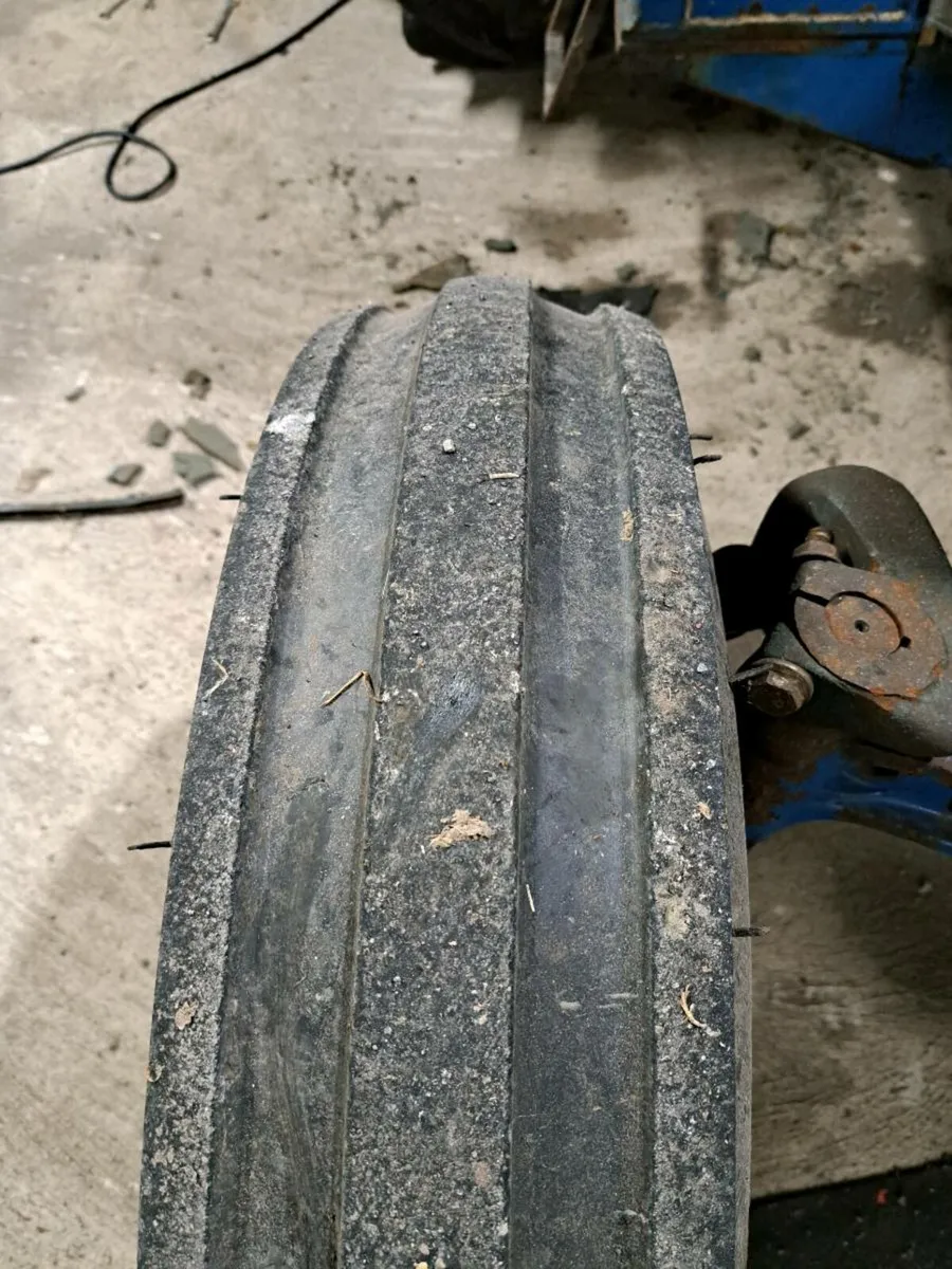 Fr tractor wheels and weights - Image 3