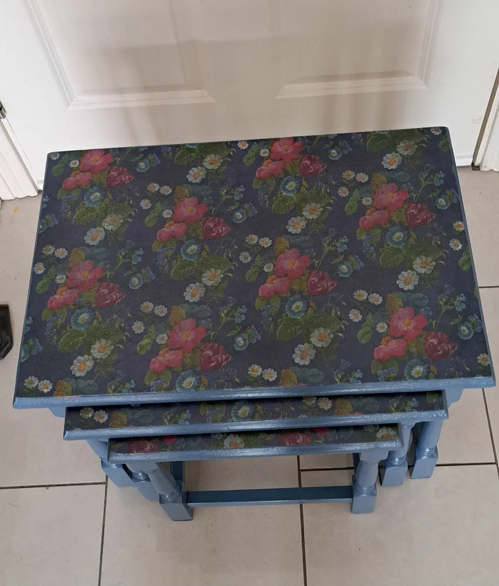 Tables - Image 3