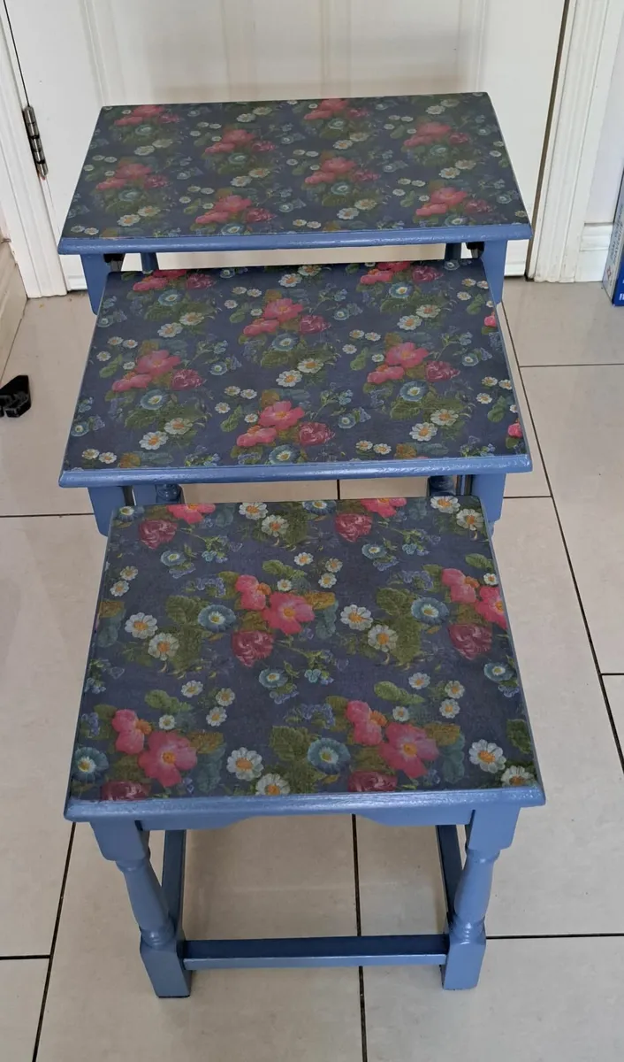 Tables - Image 4