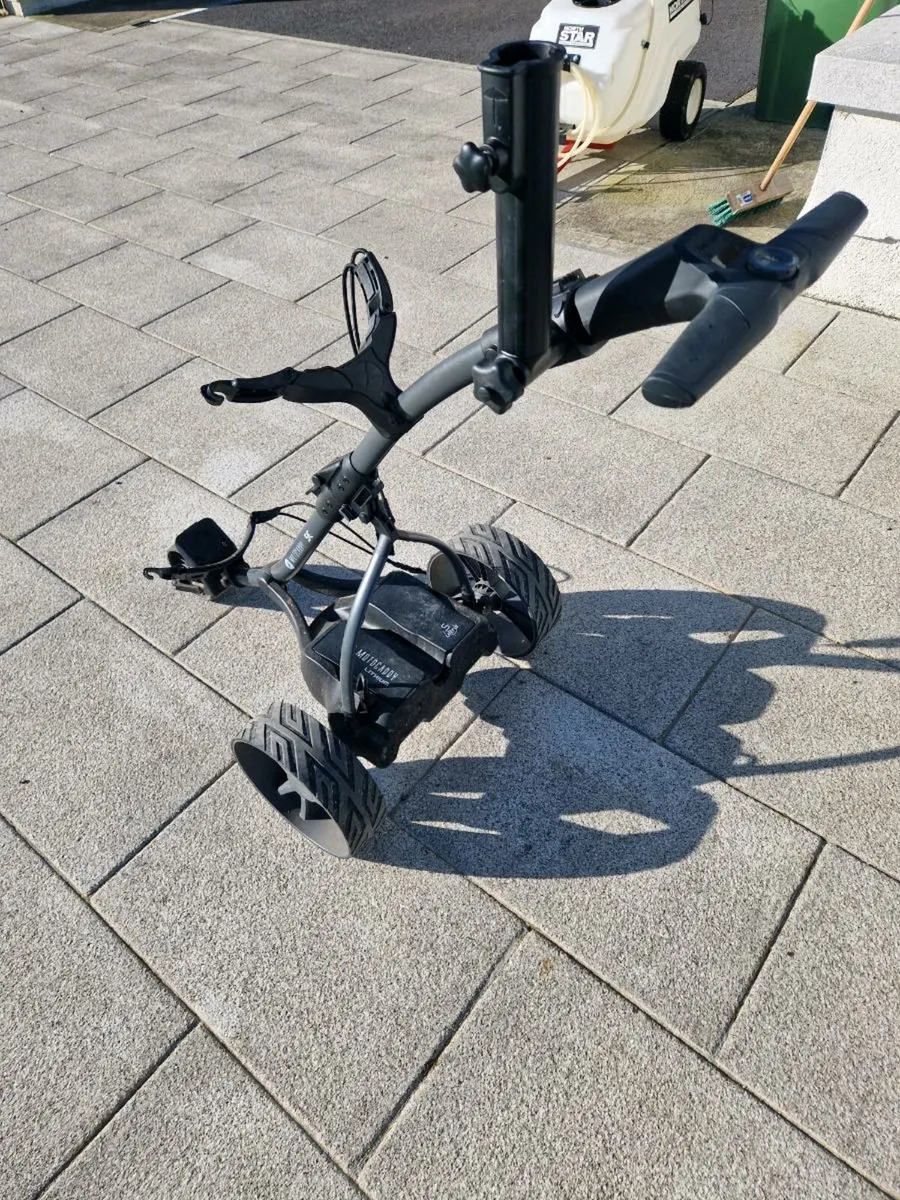 Motocaddy SE Electric Trolley - Image 4