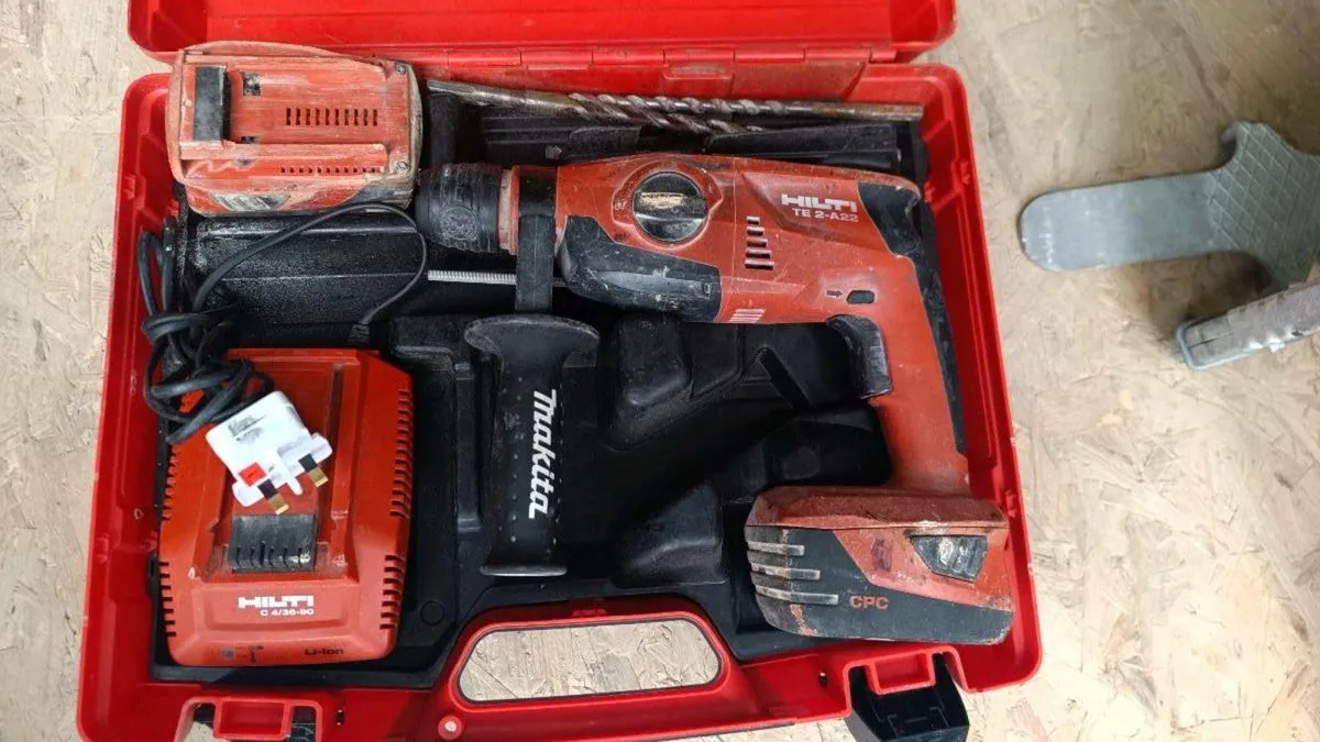 Hilti TE 2 A22 SDS + drill
2 batteries 5.2Ah - Image 2