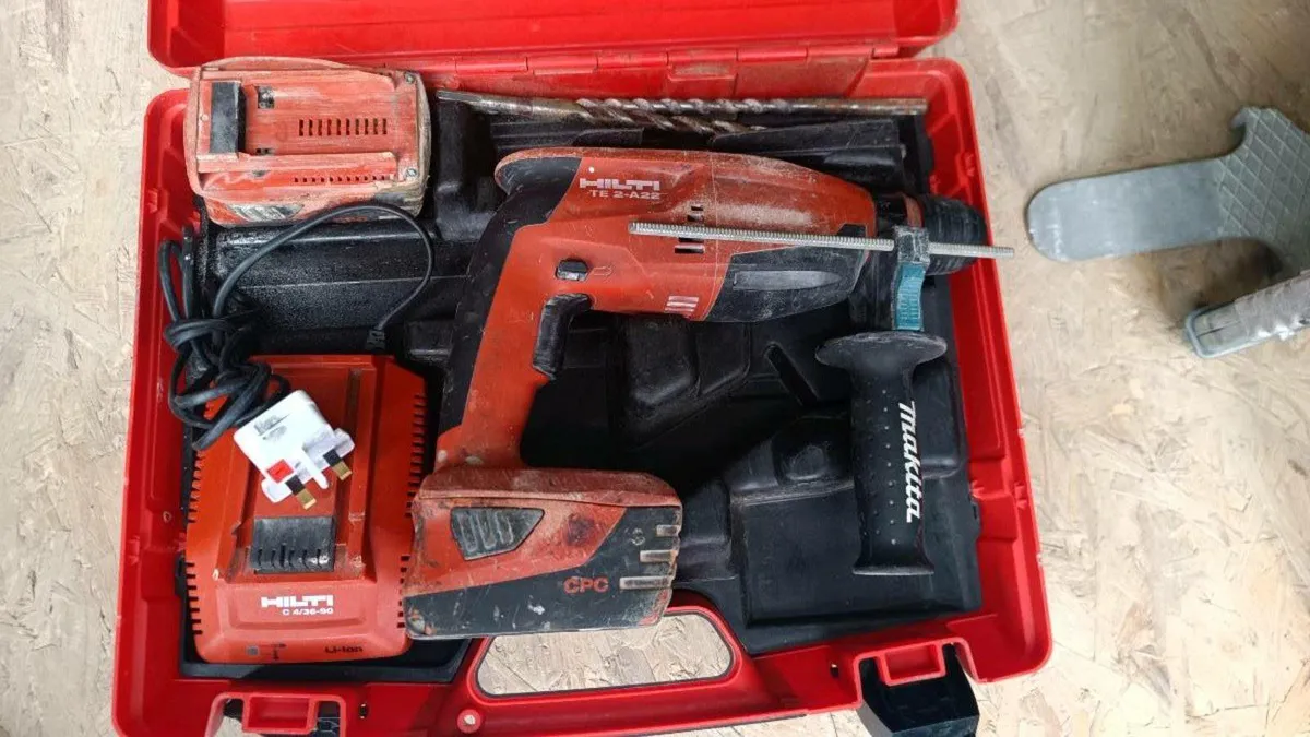 Hilti TE 2 A22 SDS + drill
2 batteries 5.2Ah - Image 1