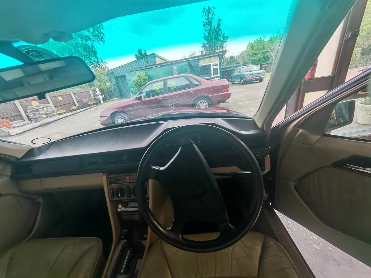 Mercedes-Benz 300 1993 - Image 3