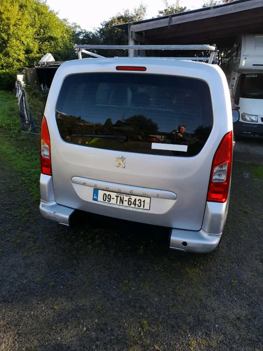 Car - Image 4