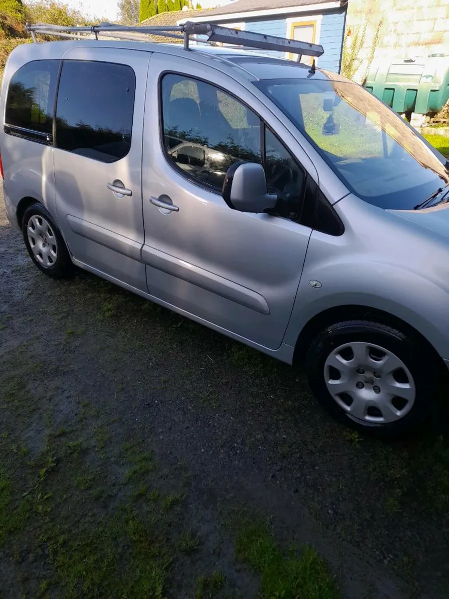 Car - Image 1
