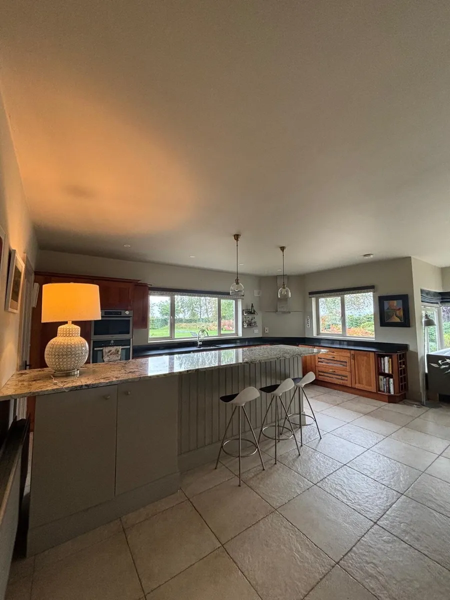 Kitchen counter - Image 2