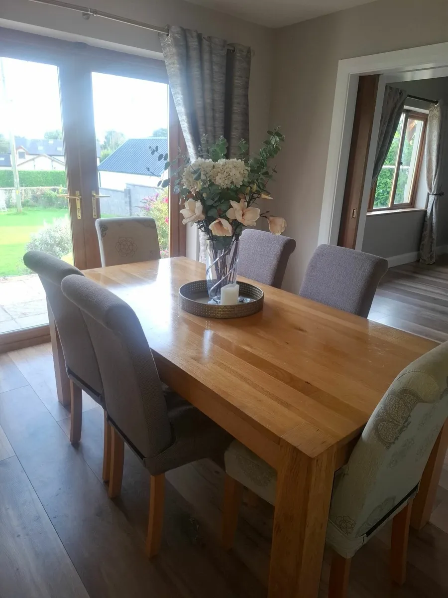 Table and 6 chairs