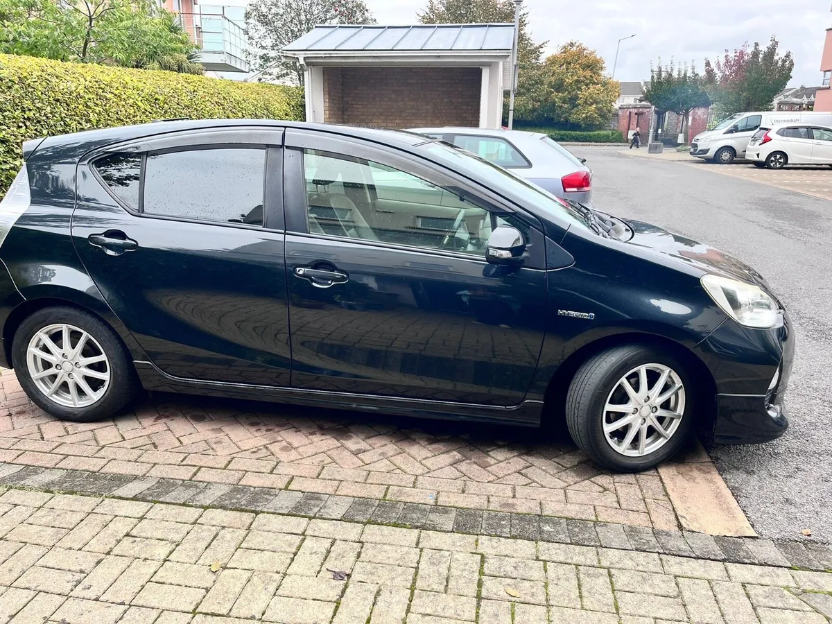 Toyota Aqua 2014 with immobiliser - Image 3