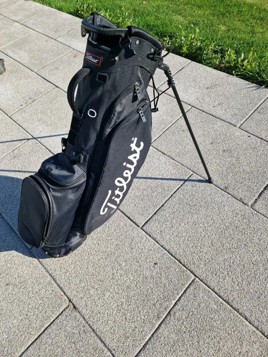 Titleist Players 4 Golf Stand Bag - Image 1