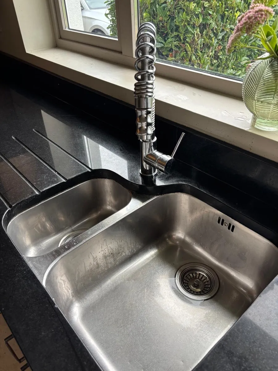 Fitted Kitchen - Image 3
